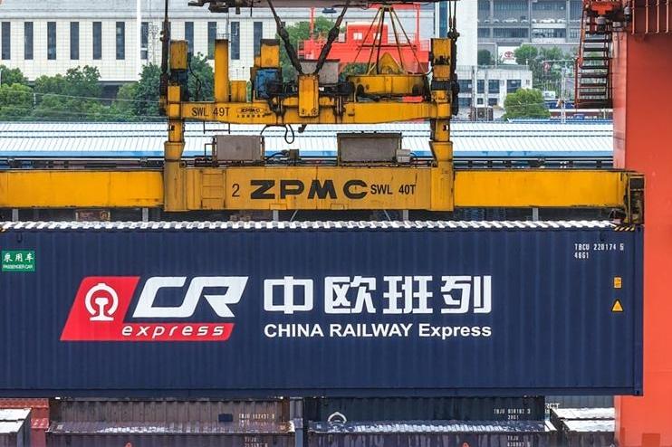 美国水蝮蛇窃密设备伪装成键盘